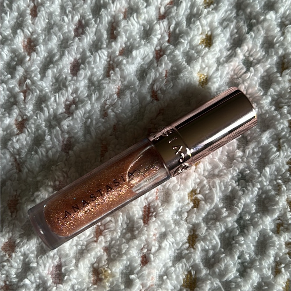 Anastasia Beverly Hills Lip Gloss in Amber Sparkle - Picture 1 of 2